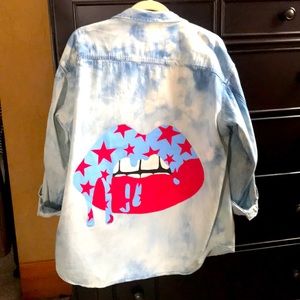 Star Lips denim button up🤍